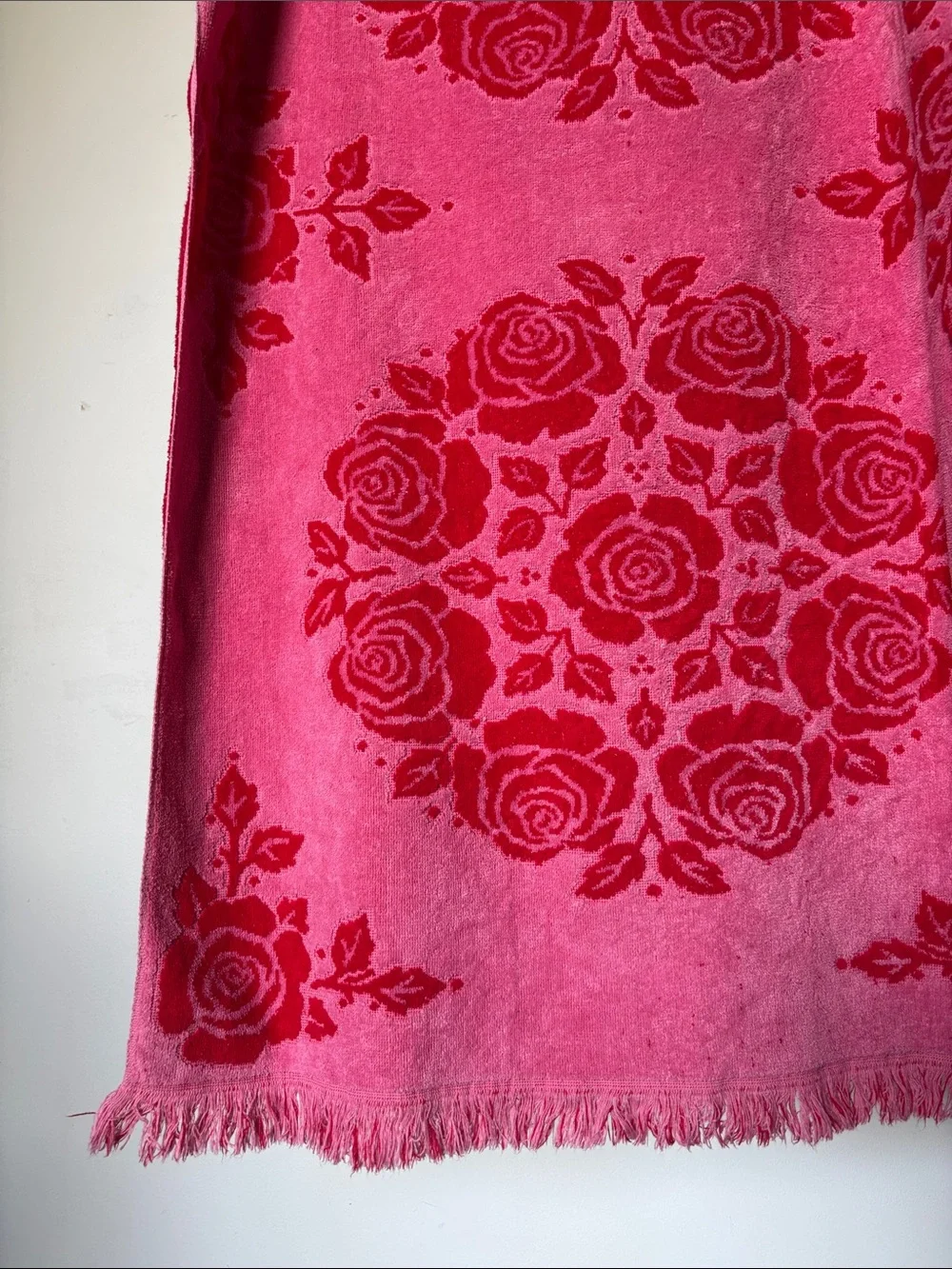 Gorgeous Vintage Bath Towel Velvet Like Pink and Red Floral Terry Cloth 42x26